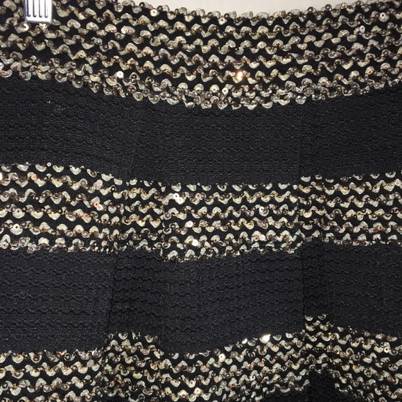 Sequin skater skirt - Picture 2 of 5